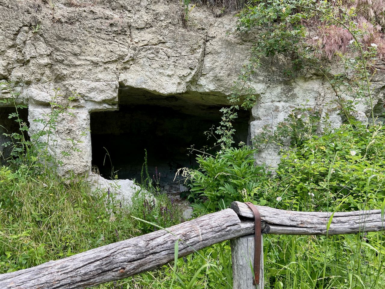 Kisamerika barlanglakásai